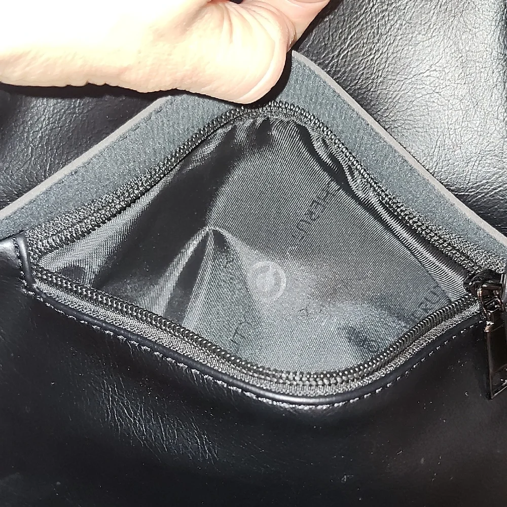 Cheruty Anti Theft Vegan Leather Minimalist Sleek Black Leather Backpack Neutral
